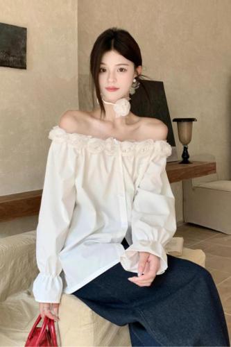 Real shot of French three-dimensional flower one-shoulder shirt for women, new autumn style, stunning temperament, loose slimming top