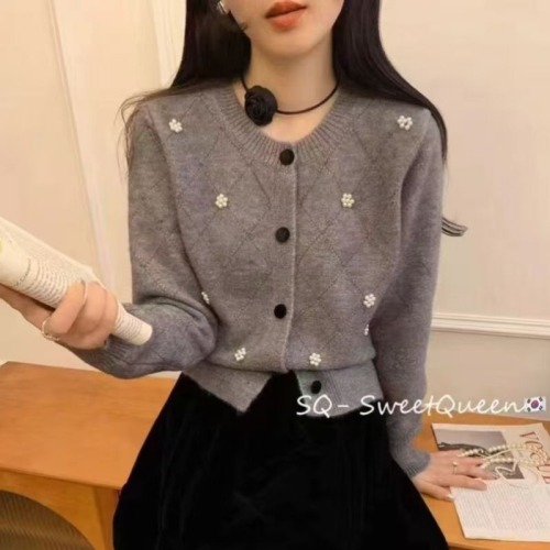 South Korea's Dongdaemun beaded round neck sweater women's niche long-sleeved cardigan autumn and winter new sweater jacket