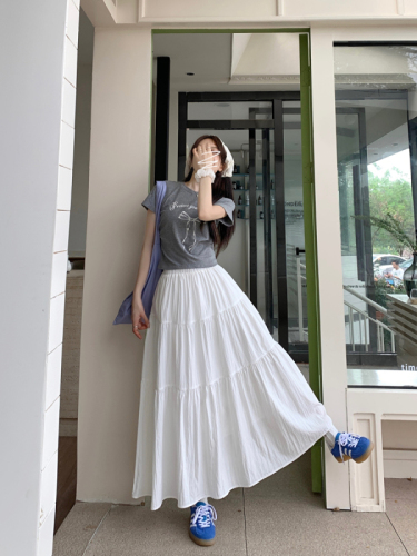 Real shot of white skirt for women, sweet age-reducing waist, slimming and layered A-line long skirt 2024 autumn