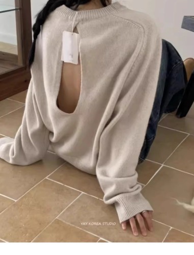 Exclusive type Korean simple commuting design, hollow backless loose round neck knitted sweater