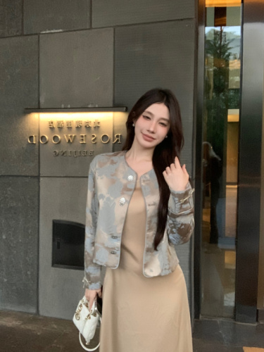 Actual shot of national style three-dimensional jacquard short coat with temperament, two-piece set for women, new autumn Chinese style high-end suit