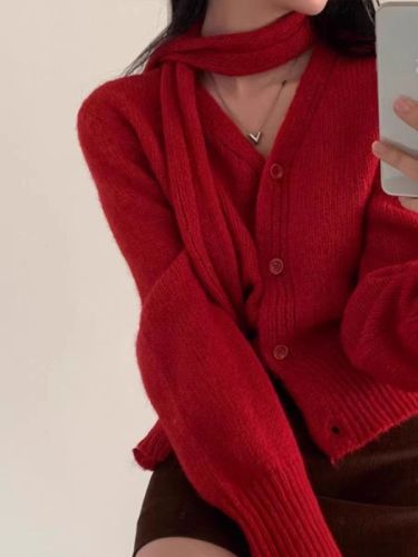 Korean chic winter new niche French retro long-sleeved pure desire V-neck long-sleeved sweater jacket halter neck scarf