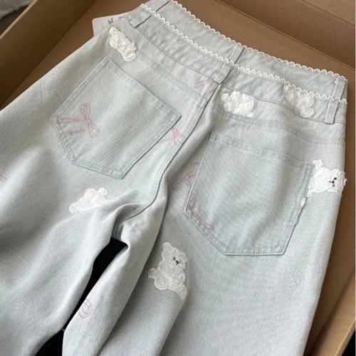 Japanese-style light-colored small bear embroidery lace edge wide-leg jeans for women, autumn high-waisted loose-fitting slimming floor-length pants