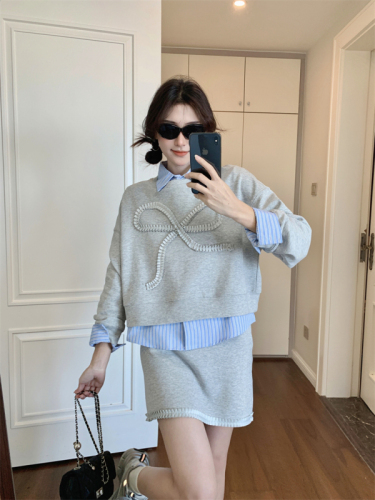 Real shot Autumn new layered short sweatshirt striped shirt lace skirt fashionable three-piece suit for women