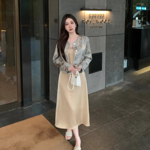 Actual shot of national style three-dimensional jacquard short coat with temperament, two-piece set for women, new autumn Chinese style high-end suit