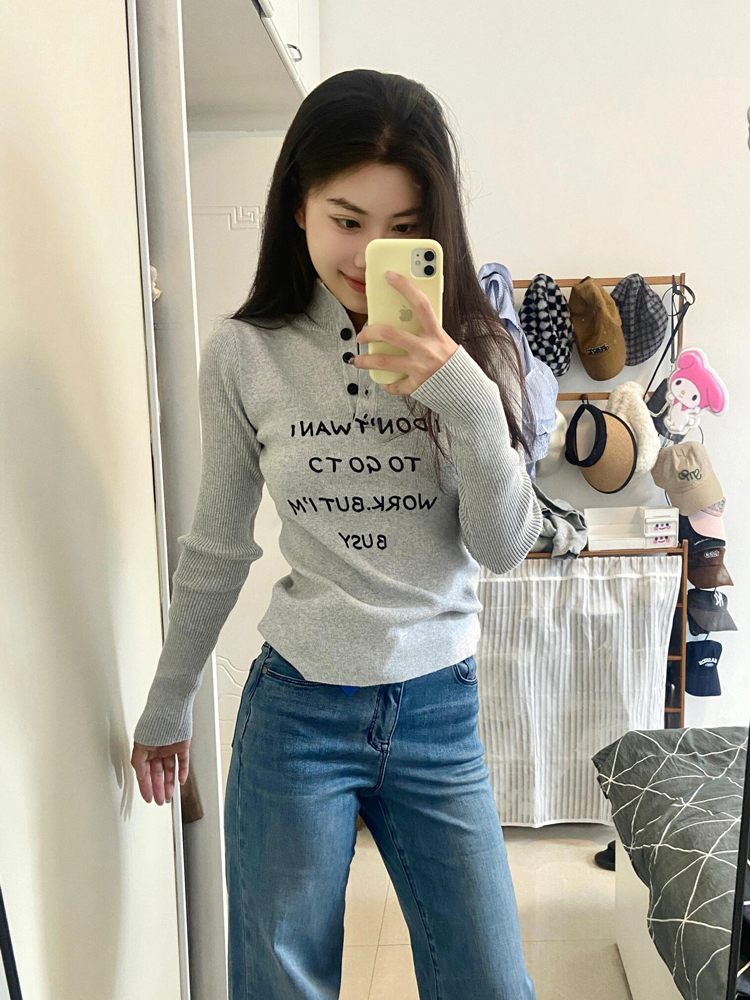 復古灰色字母印花針織衫女早秋季新款設計感小眾修身顯瘦長袖毛衣