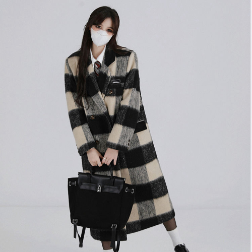 Black and white plaid coat women's mid-length 2024 autumn and winter new Korean style Hepburn style thickened woolen coat for small people