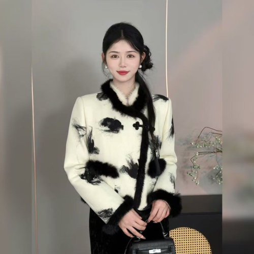 Temperament and fashionable women's winter short woolen jacket, versatile western style skirt, retro new Chinese style suit