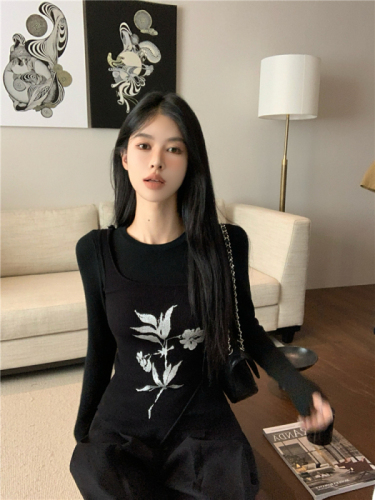 Black new Chinese style sleeveless camisole with long-sleeved knitted top for women in autumn