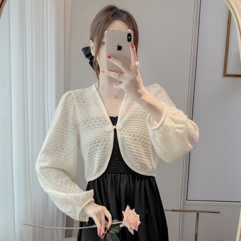 Autumn New Retro Button Knitted Top and Suspender Skirt Jacket for Women