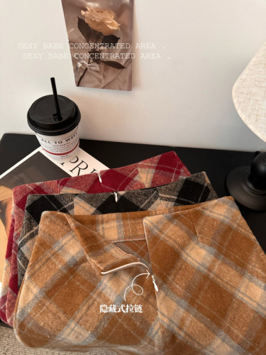 Real shot of plaid retro plaid woolen skirt for women in autumn and winter hot girl temperament high waist A-line hip skirt