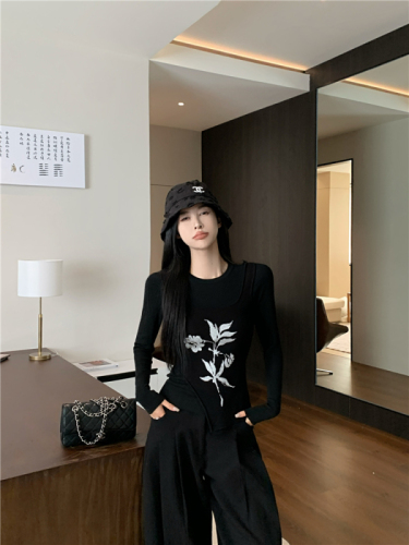 Black new Chinese style sleeveless camisole with long-sleeved knitted top for women in autumn