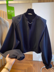 New European big-name design niche loose casual v-neck sweatshirt for women spring and autumn short shoulder pad top