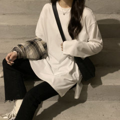 Brushed slit stacked bottoming shirt for women, long-sleeved, stylish, loose white top, mid-length top with inner T-shirt