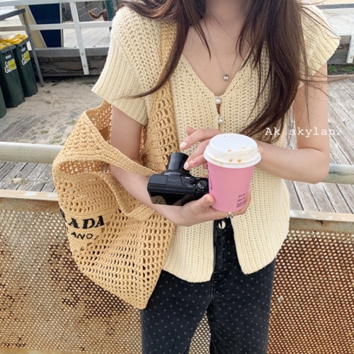 Korean style knitted hollow top for women pearl button short sleeve V-neck hot girl chic pure lust sexy short sleeve sweater