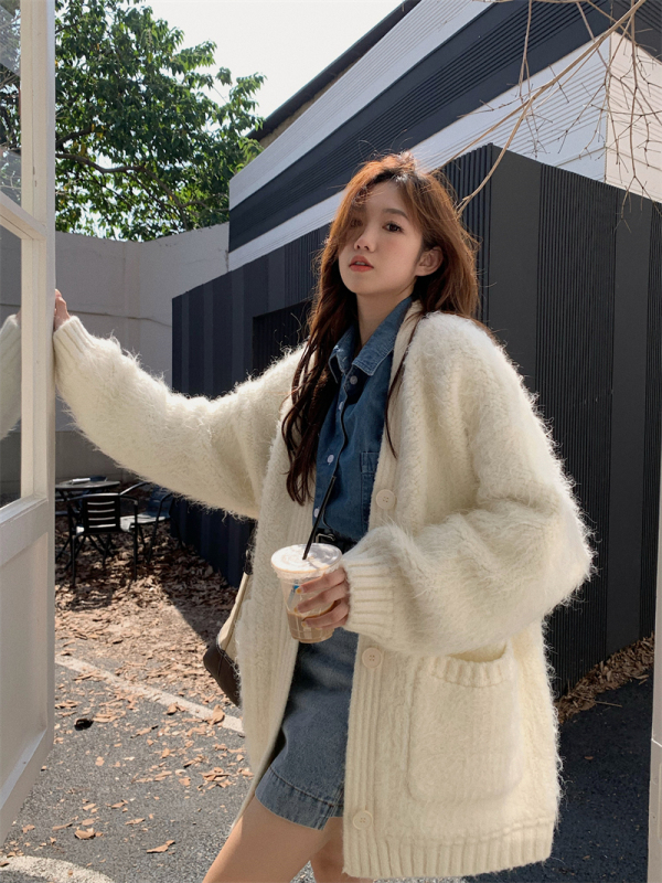 Sweater jacket, women's cardigan, soft and lazy style v-neck long-sleeved sweater