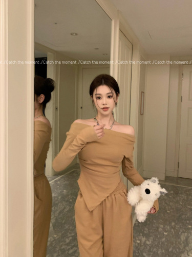 Real shot!  Hot girl's irregular one-line collar long-sleeved top high-waisted casual wide-leg pants fashion suit