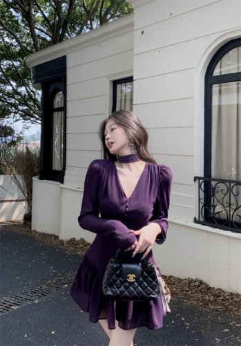 Real shot~French style V-neck waist A-line skirt for women in autumn sexy royal sister purple short skirt with ribbon