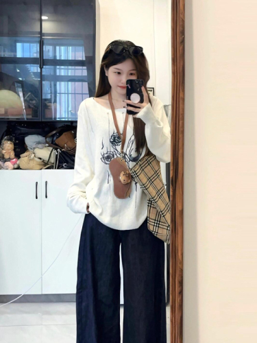 French-style chic hollow-out ripped crewneck long-sleeved sweater women's autumn new loose-fit slimming versatile knit top