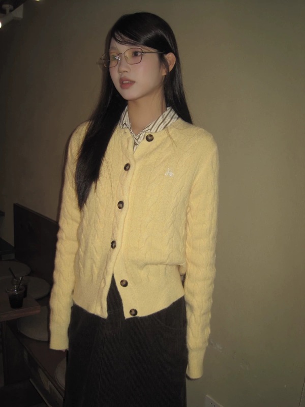 Yellow knitted sweater for women in spring and autumn new style coat temperament long-sleeved top slim sweater cardigan