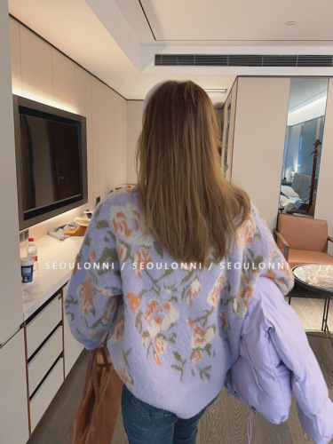 Official Women's Loose Knit Sweater with Dye-Sprayed Floral Print, Round Neck, Hand-Worked Blue Knit Cardigan, Autumn