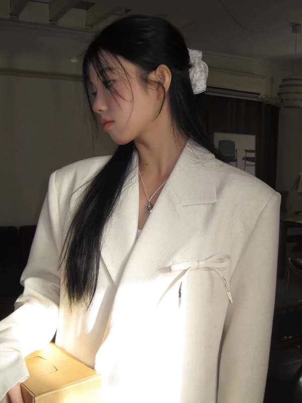 Blazer women's 2024 autumn new design niche casual temperament super nice apricot suit