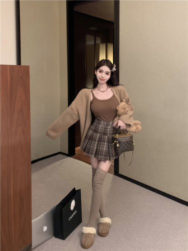 Real shot!  New style lazy style knitted jacket for women with suspender plaid skirt and three-piece trendy suit