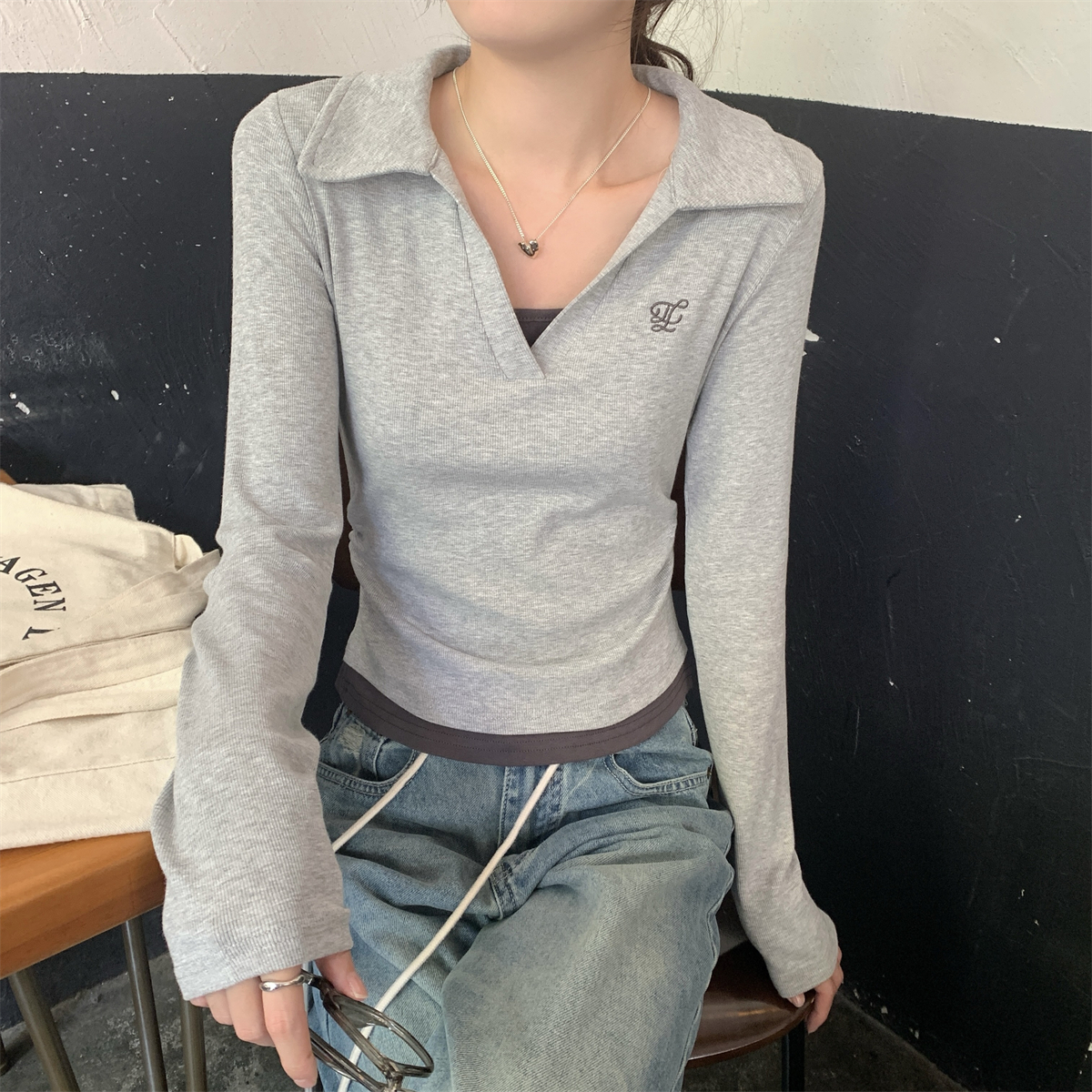 Actual shot of autumn and winter Korean style contrasting color polo collar pleated fake two-piece design long-sleeved T-shirt with inner top