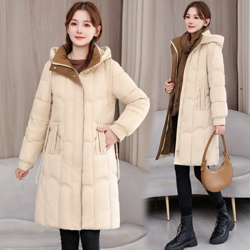 Real shot of red hooded 2024 winter new down jacket for women, mid-length fashionable thickened bread coat and cotton jacket