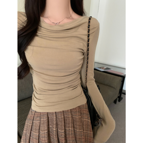 Real shot of one-shoulder black swing collar off-shoulder slim long-sleeved T-shirt for women in autumn and winter new temperament short top