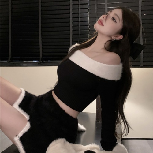 Real shot!  Pure sexy sexy one-shoulder long-sleeved sweater suit high-waist slimming hip-hugging short skirt