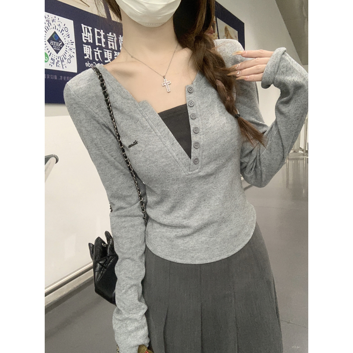 Real shot of autumn and winter Korean style half open collar slim fit contrast button design fake two-piece long-sleeved inner top T-shirt