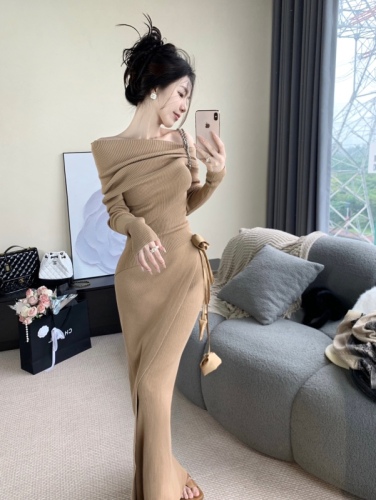 French pure lust style knitted suit one-shoulder top for women autumn 2024 new strappy half-length skirt two-piece set