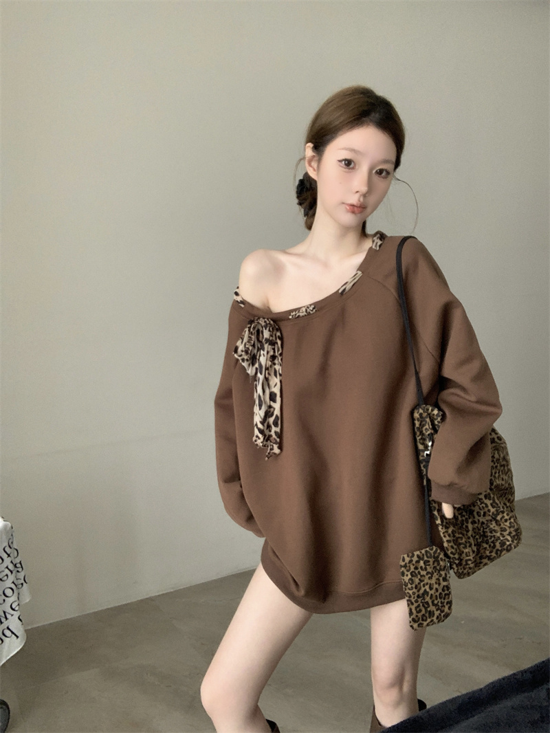 Real shot Autumn leopard print lacing design shoulder strap round neck loose lazy long sleeve hoodie women 