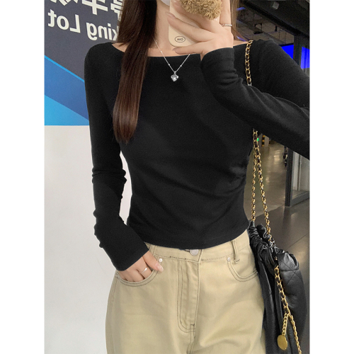 Real shot of hot girl style one-line collar, off-shoulder long-sleeved T-shirt for women, autumn design, pleated waist clavicle top