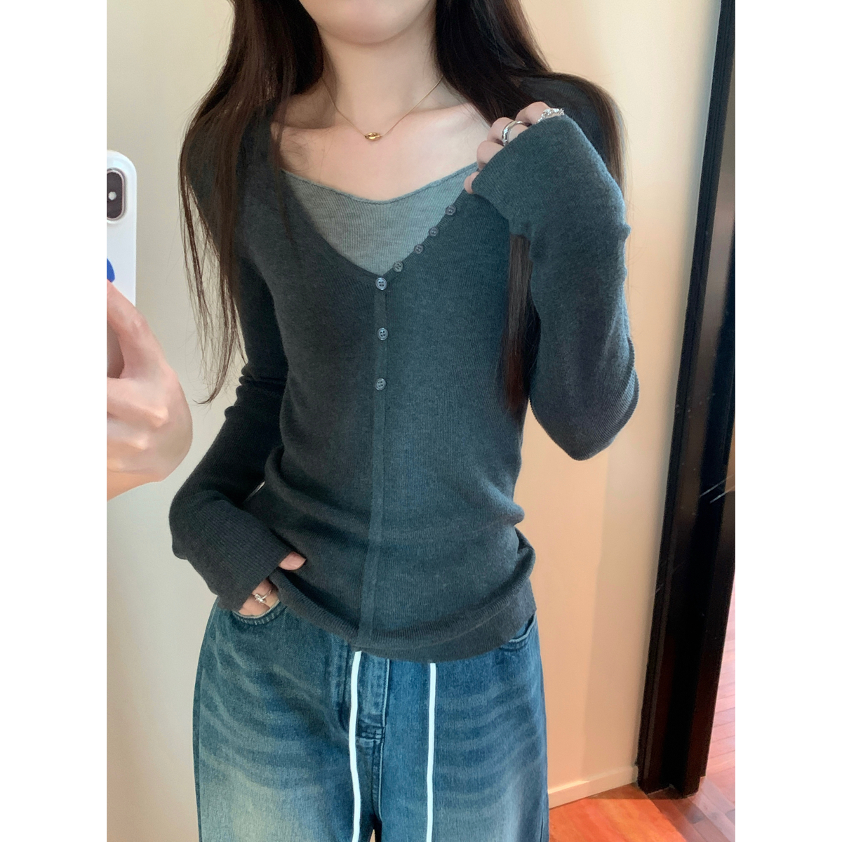 Real shot of autumn and winter Korean style v-neck button contrast fake two-piece slimming 6 wool knitted long-sleeved bottoming top