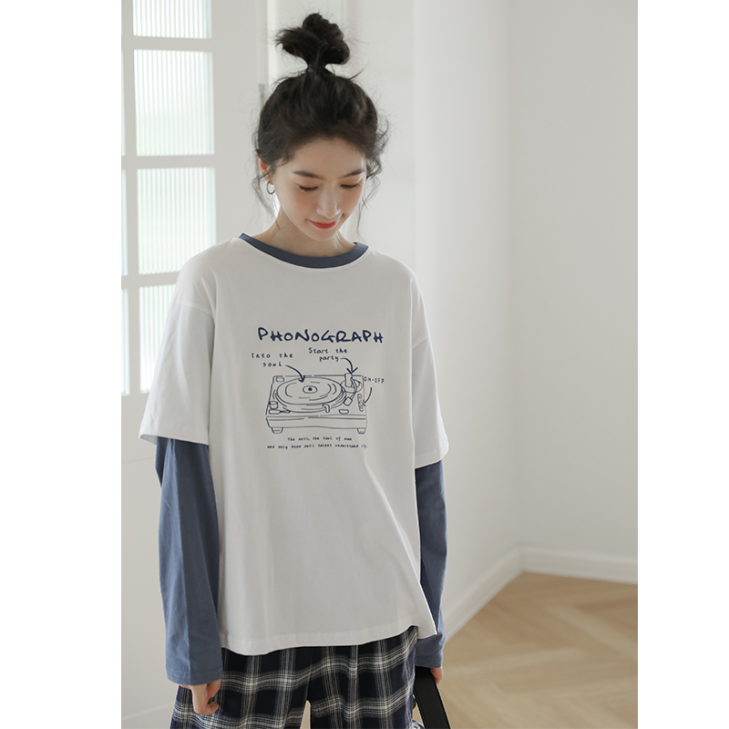Real shot of autumn and winter Hong Kong style fake two-piece tops for women, Korean version, loose, Japanese style, trendy version for girls, long-sleeved bottoming T-shirt