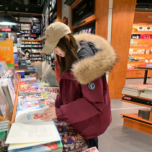 Actual shot of couple's workwear, new down-padded jacket, hooded, large fur collar, short style parka, Korean style loose cotton coat