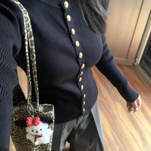 Black High-Grade Metal Button Long-Sleeve Knit Top for Women - Winter New Soft and Slender Fitting Slimming Base Layer Top for Autumn