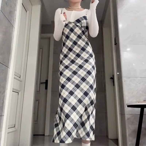 Early autumn with a set of French vest suspender dress and autumn 2024 new Korean style long skirt