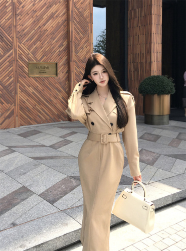 Real shot of windbreaker dress for women in autumn long women's clothing high-end temperament commuter waist belted suit skirt