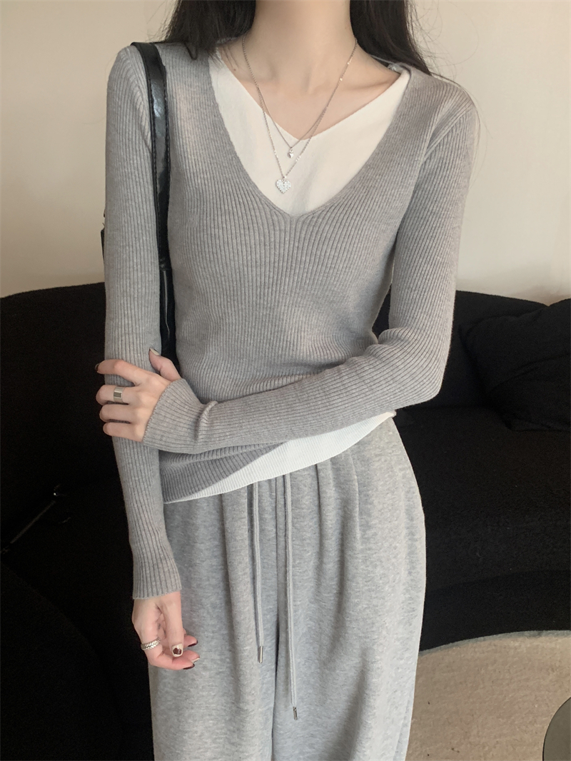 Real shot real autumn new Korean version v-neck design fake two-piece spliced ​​long-sleeved knitted top