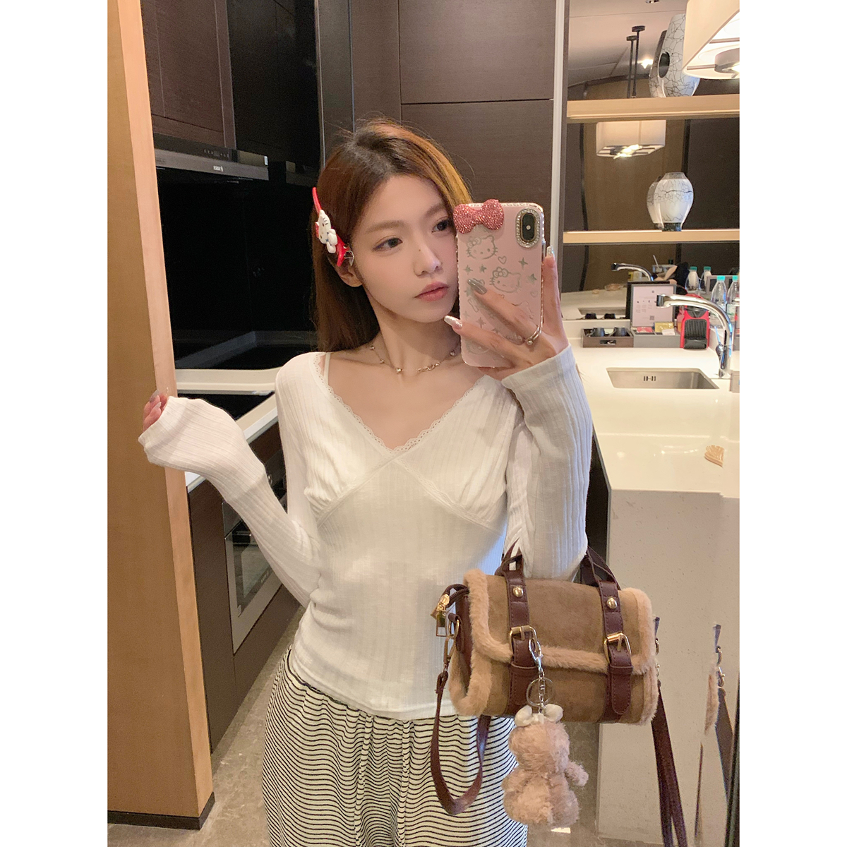 Real shot of autumn and winter Korean style temperament v-neck lace splicing pure lust stripe design long-sleeved inner T-shirt top