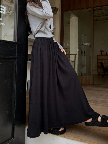 Real shot of autumn and winter comfortable knitted skirt 2024 new Korean style waist slimming mid-length skirt