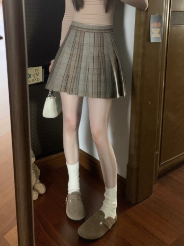 Real shot of autumn and winter woolen material retro plaid skirt to prevent exposure, college style hot girl short mini skirt pleated