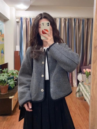 Gray short woolen coat for women 2024 new autumn and winter woolen coat, high-end, popular for little people this year