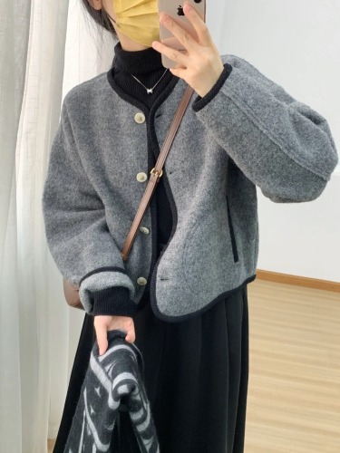 Gray short woolen coat for women 2024 new autumn and winter woolen coat, high-end, popular for little people this year