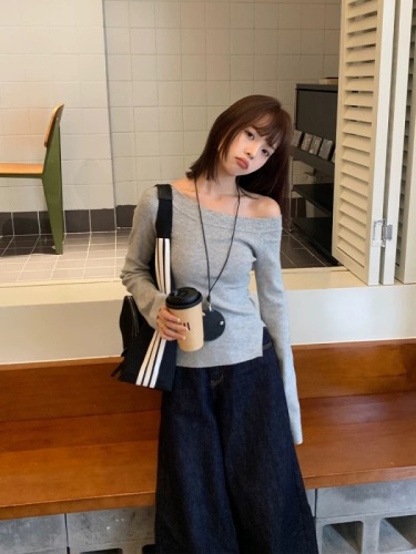 Song Zhengen gray off-shoulder off-shoulder sweater for women 2024 autumn new slim slim long-sleeved hot girl top trendy