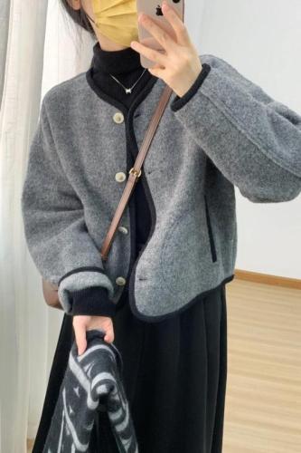 Gray short woolen coat for women 2024 new autumn and winter woolen coat, high-end, popular for little people this year