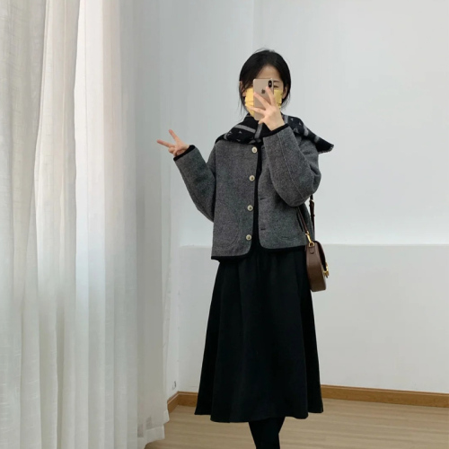 Gray short woolen coat for women 2024 new autumn and winter woolen coat, high-end, popular for little people this year